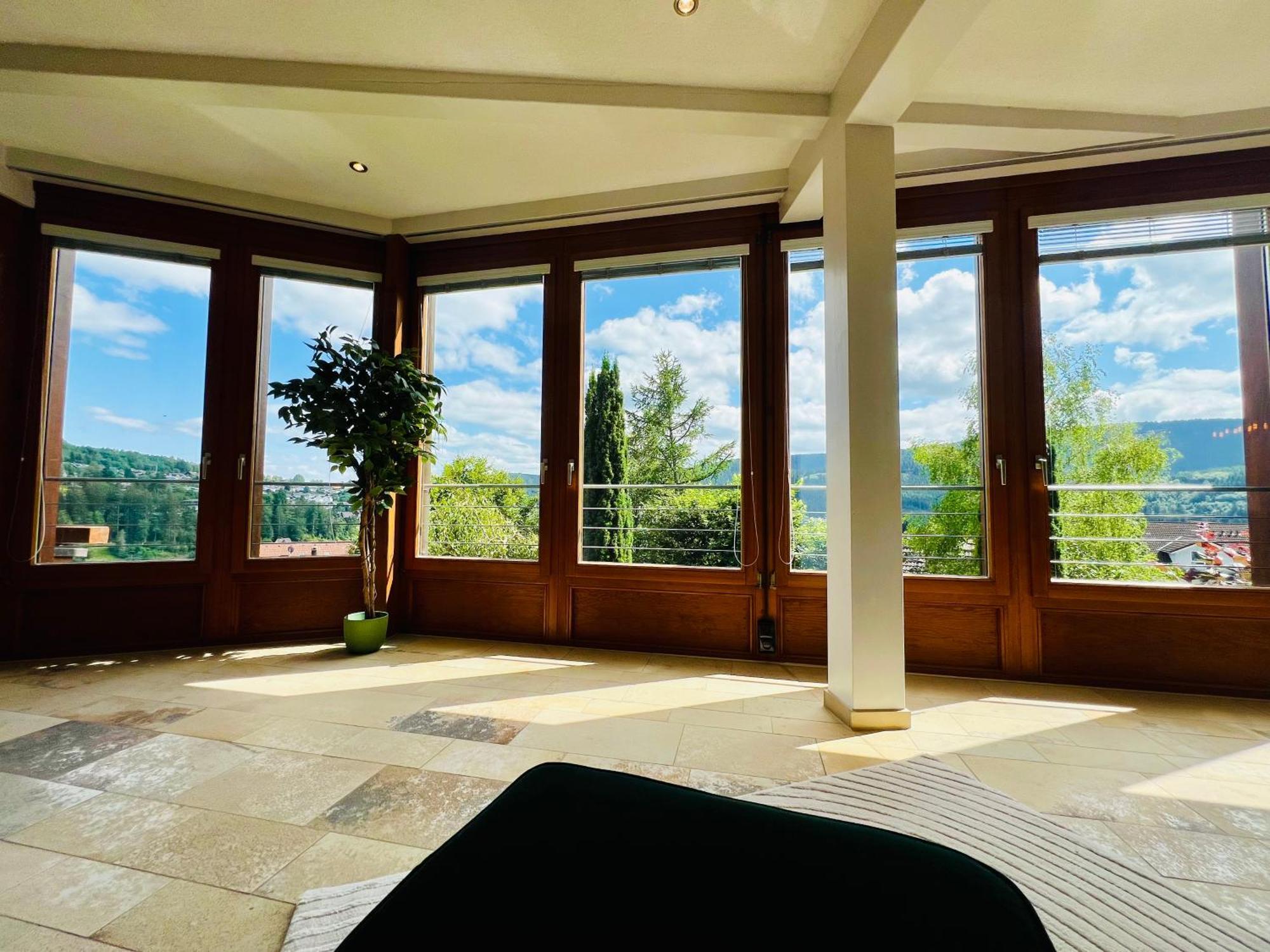 Panoramablick Mit Privatparkplatz, 2 Balkone Und 1,5 Baeder Apartman Titisee-Neustadt Kültér fotó