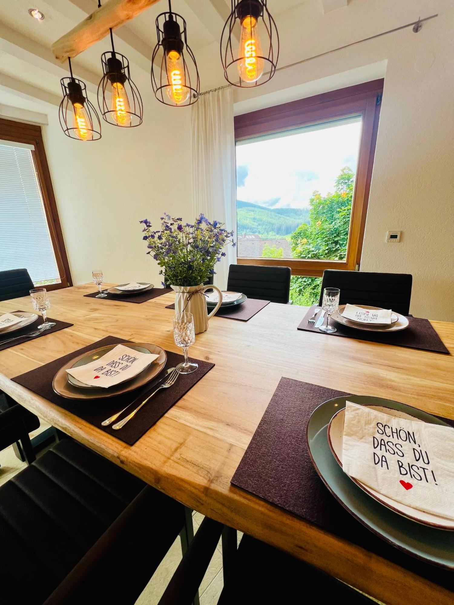 Panoramablick Mit Privatparkplatz, 2 Balkone Und 1,5 Baeder Apartman Titisee-Neustadt Kültér fotó