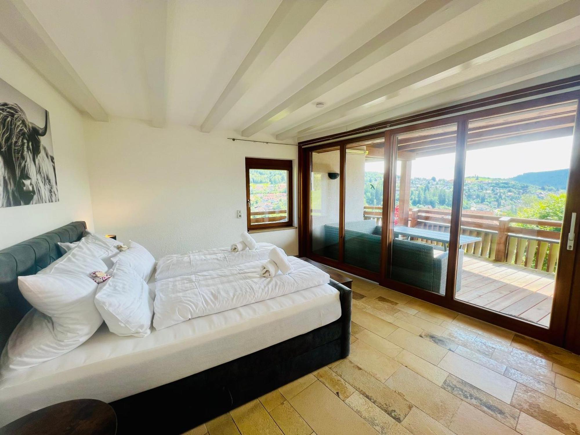 Panoramablick Mit Privatparkplatz, 2 Balkone Und 1,5 Baeder Apartman Titisee-Neustadt Kültér fotó